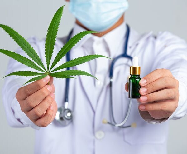Full-Spectrum vs. Broad-Spectrum vs. Isolate: A CBD Buyer's Guide